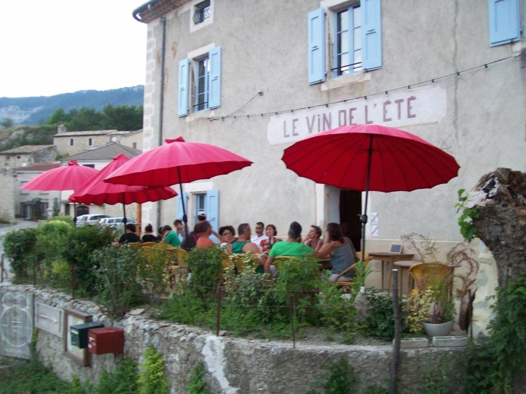 Le Vin De L'Ete Bed and Breakfast Ponet-et-Saint-Auban Exteriör bild
