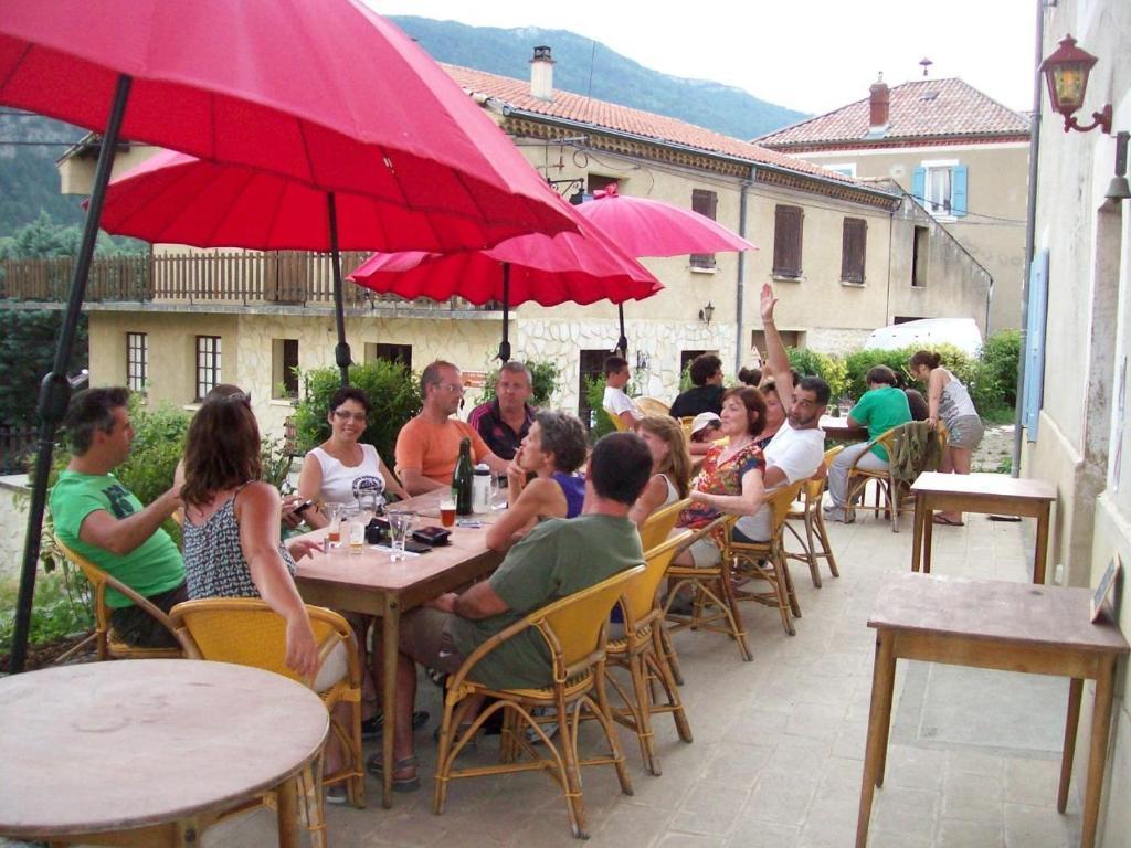Le Vin De L'Ete Bed and Breakfast Ponet-et-Saint-Auban Exteriör bild